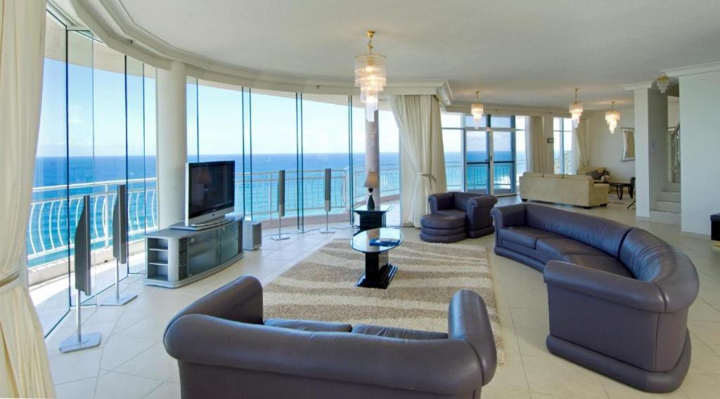 2nd Avenue Beachside Aparthotel 4*